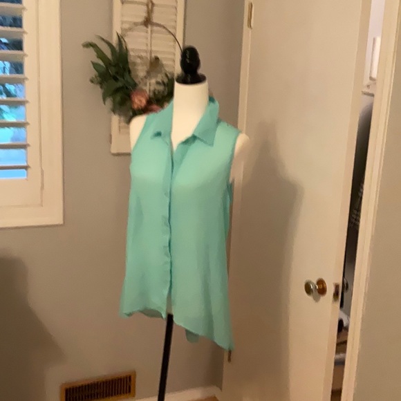 Chiffon summer blouse in spring green - Picture 1 of 3
